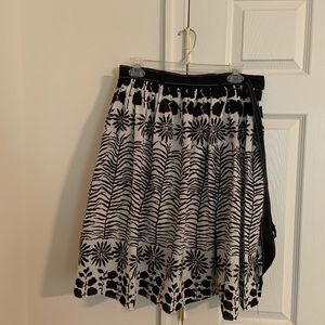 Tres Chic Women’s Skirt